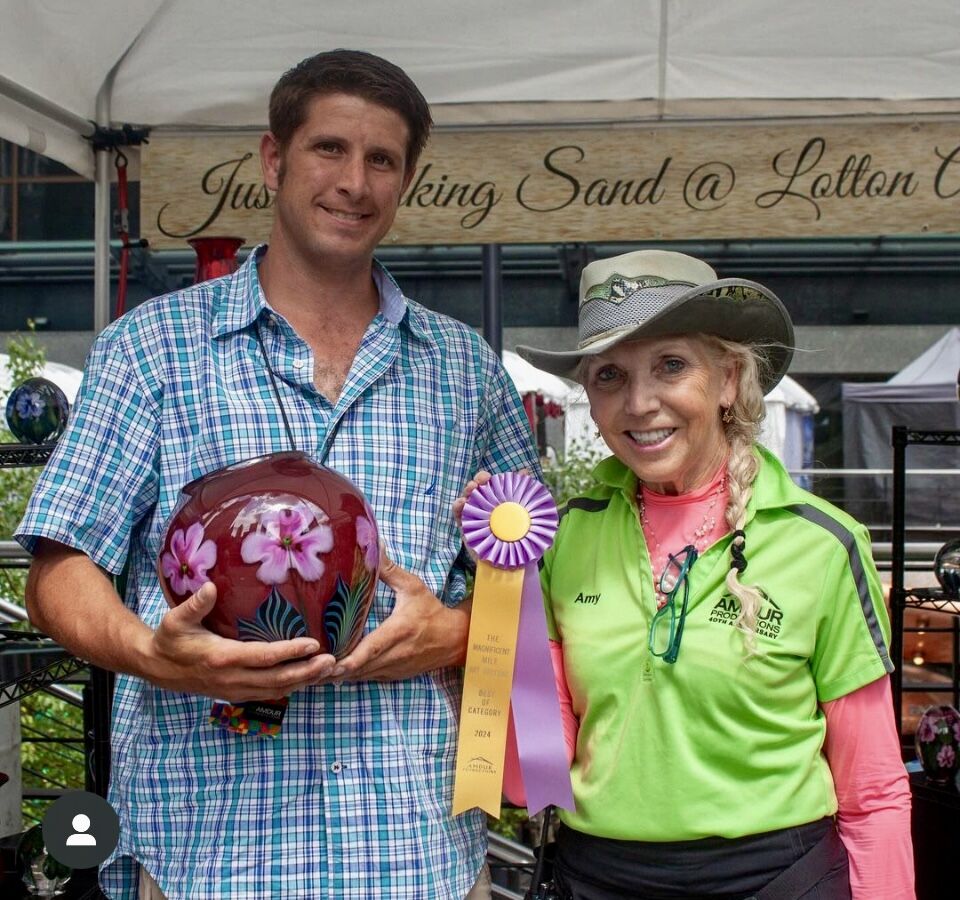 Amdur Productions founder Amy Amdur with an award-winning vendor.